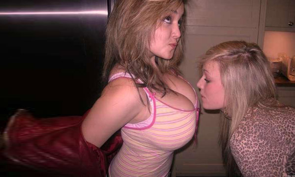 Amateur Girls Big Boobs & Girls With Huge Tits